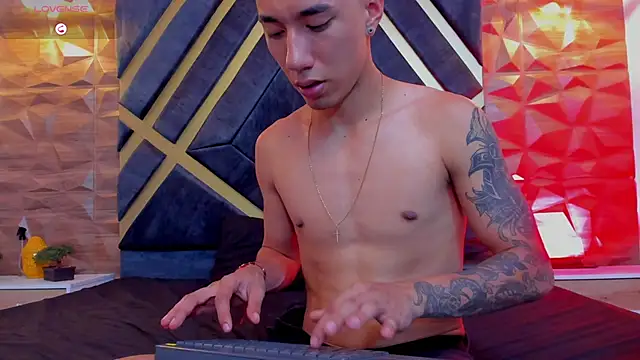 Justin Lakee online show from October 26, 12:01 am