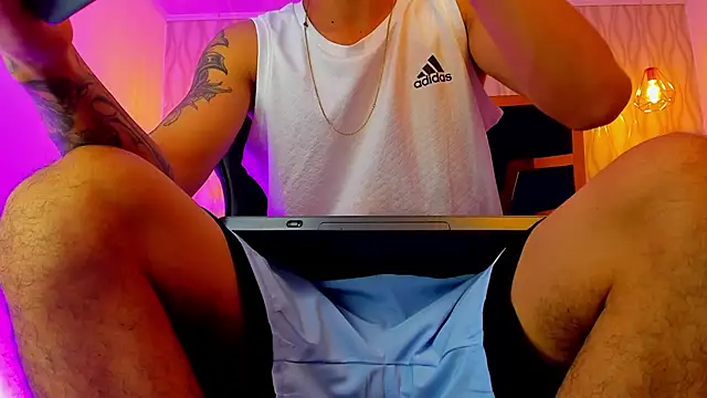 Justin Lakee online show from October 17, 11:20 pm