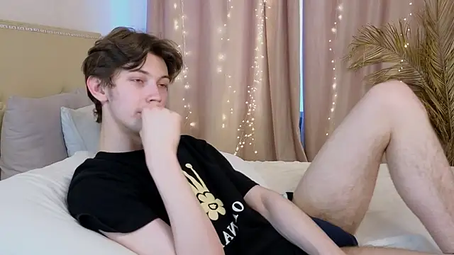  Den1s  online show from March 18, 3:26 pm