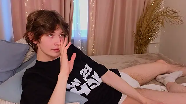  Den1s  online show from February 10, 12:54 pm