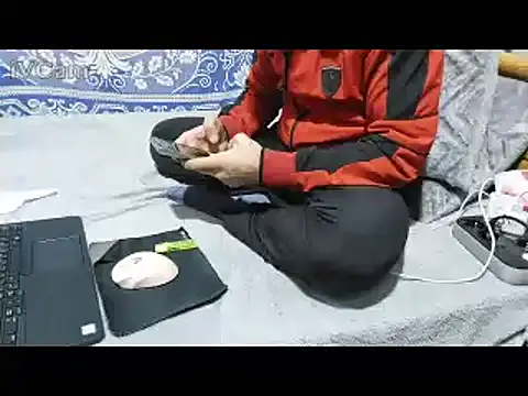 yazinyazin1 online show from February 1, 7:23 pm