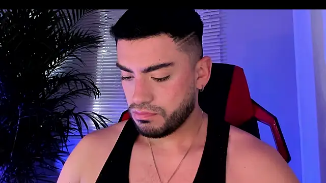 Alexander Diiaz online show from October 16, 2:47 pm