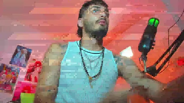 LovexJuxn  online show from December 18, 3:30 pm