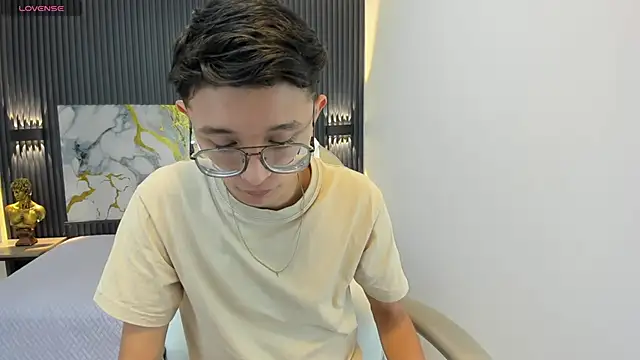 Snapshot of SantiagoRusso18 chatting on September 14, 1:02 pm SantiagoRusso18 online show from September 14, 1:02 pm