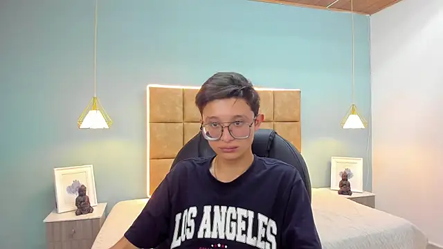 Snapshot of SantiagoRusso18 chatting on October 14, 9:11 pm SantiagoRusso18 online show from October 14, 9:11 pm