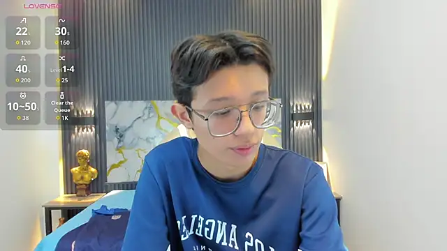 Snapshot of SantiagoRusso18 chatting on October 26, 12:40 pm SantiagoRusso18 online show from October 26, 12:40 pm