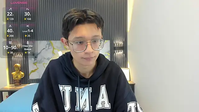 Snapshot of SantiagoRusso18 chatting on October 22, 12:09 pm SantiagoRusso18 online show from October 22, 12:09 pm