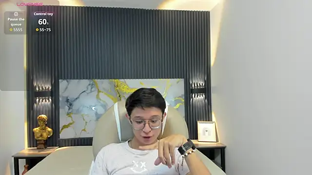 Snapshot of SantiagoRusso18 chatting on October 17, 12:09 pm SantiagoRusso18 online show from October 17, 12:09 pm