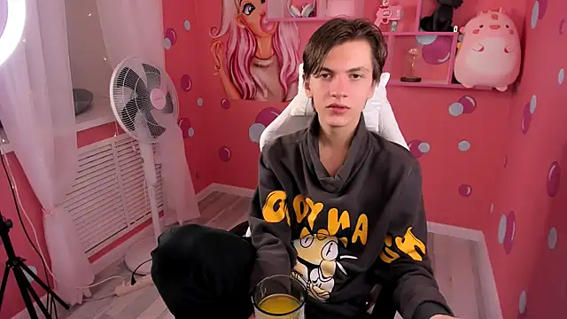 OttoWilliams online show from October 13, 8:26 pm