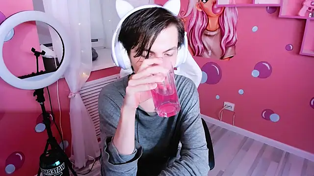 OttoWilliams online show from October 27, 8:33 pm