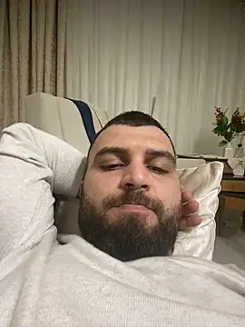 banuemre28 online show from March 19, 8:45 pm