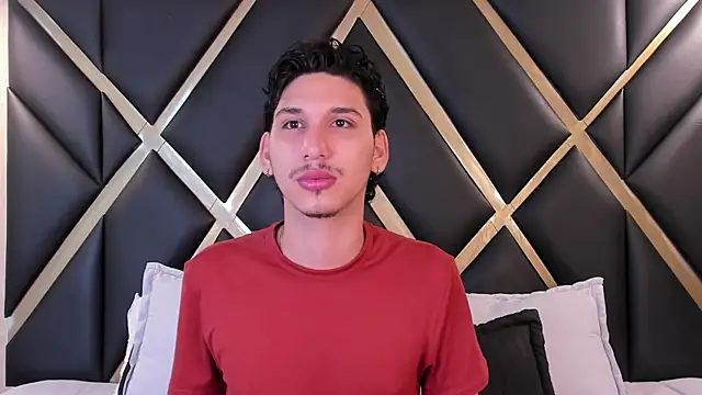 Snapshot of axel_alvareez chatting on October 13, 3:23 am axel alvareez online show from October 13, 3:23 am