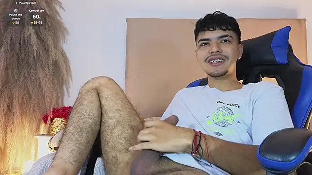 Snowlann online show from November 30, 1:02 pm