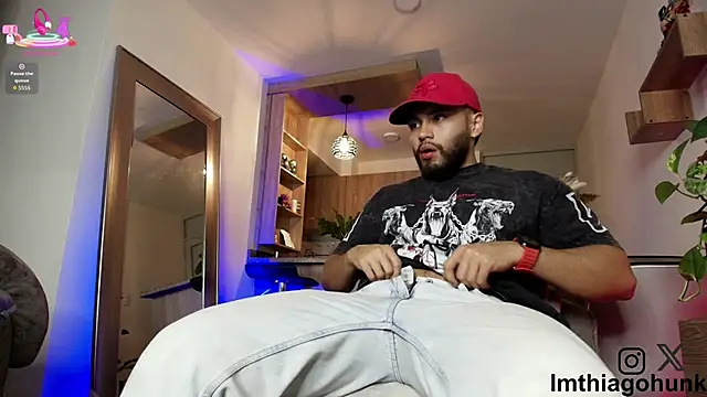 Snapshot of ThiagoHunk chatting on October 8, 3:55 am ThiagoHunk online show from October 8, 3:55 am