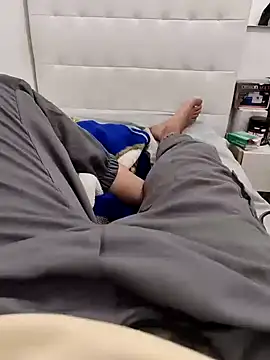 Snapshot of Yazaza1999 chatting on October 13, 2:12 pm Yazaza1999 online show from October 13, 2:12 pm