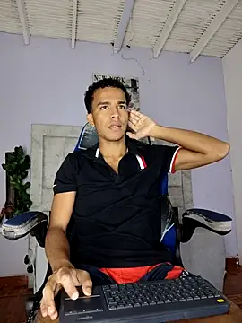 Snapshot of aston_xvera chatting on September 20, 3:23 pm aston xvera online show from September 20, 3:23 pm