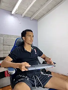 Snapshot of aston_xvera chatting on September 9, 2:55 am aston xvera online show from September 9, 2:55 am