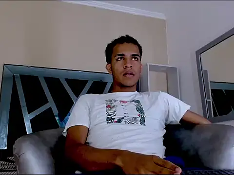 Snapshot of aston_xvera chatting on September 19, 4:13 am aston xvera online show from September 19, 4:13 am