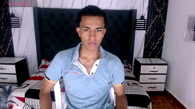 Snapshot of aston_xvera chatting on September 11, 3:27 am aston xvera online show from September 11, 3:27 am