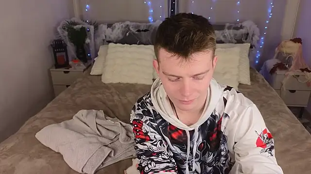 happy de1mos online show from October 29, 9:29 pm