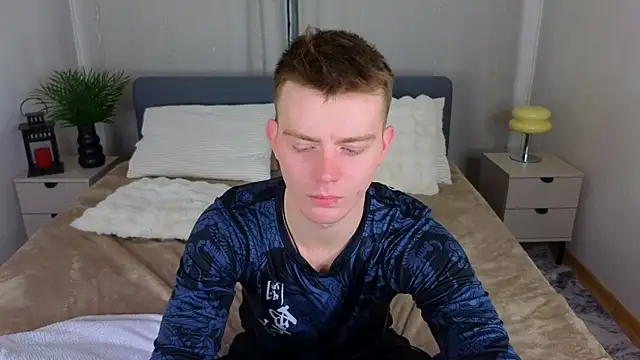 happy de1mos online show from October 21, 9:39 pm