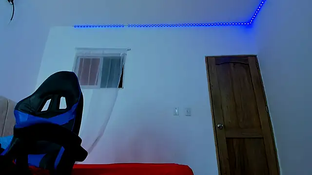 Snapshot of magic_mike_26 chatting on October 15, 9:28 am magic mike 26 online show from October 15, 9:28 am