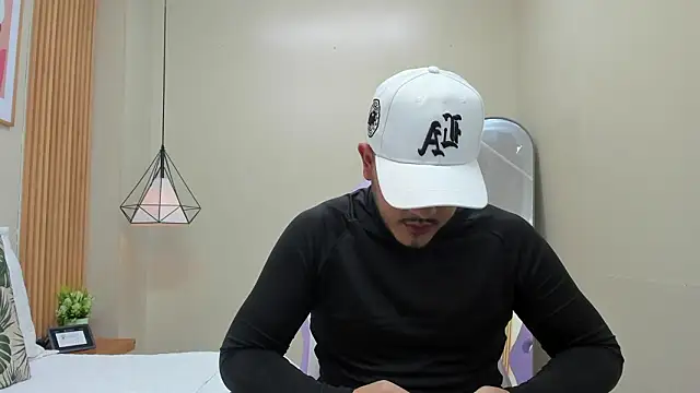 Andrew Lewiss online show from February 3, 2:44 pm