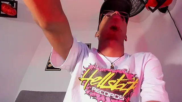 criss zuri online show from April 23, 3:25 pm