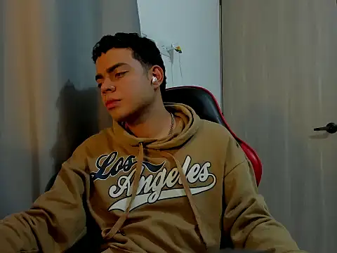Axel-Latin-Boy online show from September 24, 4:01 am