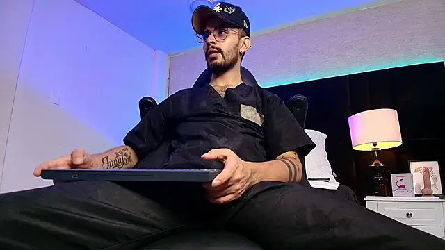 HairyDiamond  online show from October 30, 10:11 pm