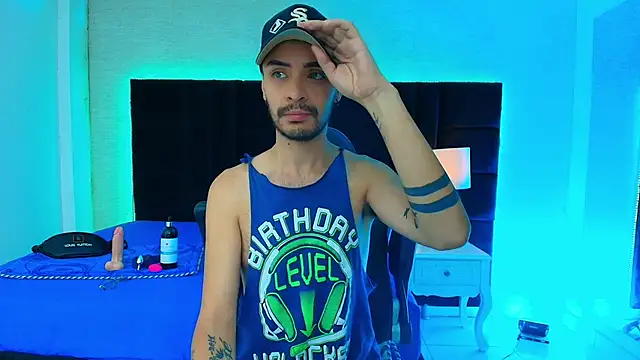 Snapshot of HairyDiamond_ chatting on September 17, 3:18 am HairyDiamond online show from September 17, 3:18 am