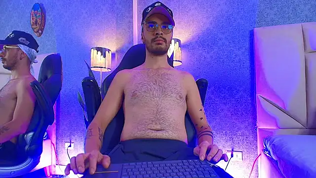 Snapshot of HairyDiamond_ chatting on September 20, 4:56 am HairyDiamond online show from September 20, 4:56 am