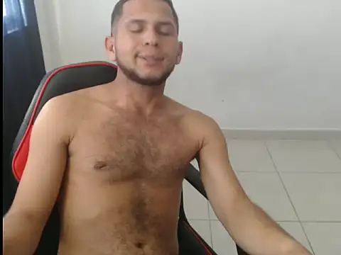 Snapshot of maik_135 chatting on September 22, 12:37 pm maik 135 online show from September 22, 12:37 pm