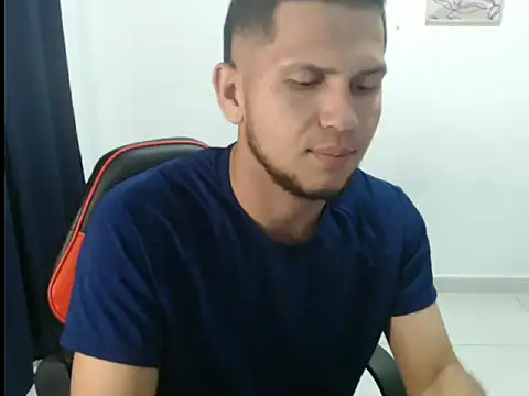 Snapshot of maik_135 chatting on September 20, 10:15 am maik 135 online show from September 20, 10:15 am