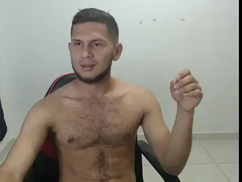 Snapshot of maik_135 chatting on October 7, 10:47 pm maik 135 online show from October 7, 10:47 pm