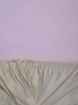 milkyseduce online show from October 29, 1:36 pm