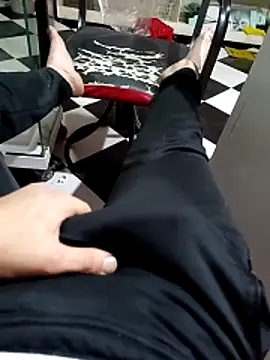 anis3g4 online show from December 4, 10:28 pm