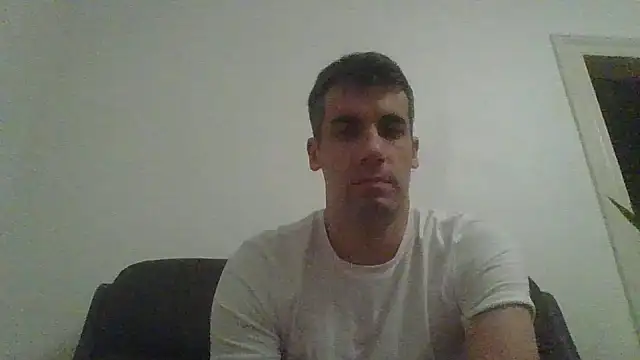 JulioIsHere4you online show from November 1, 5:44 am