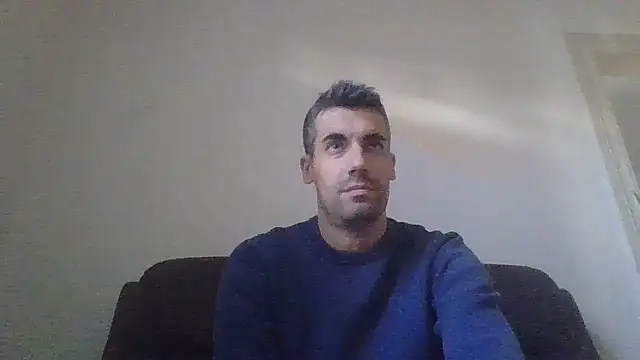 Snapshot of JulioIsHere4you chatting on October 18, 10:20 am JulioIsHere4you online show from October 18, 10:20 am