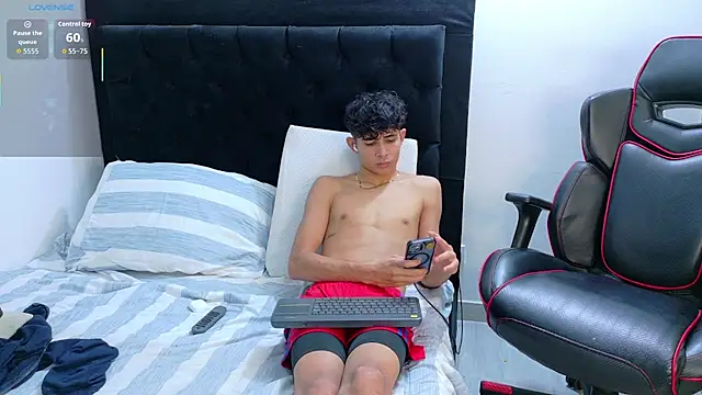 Noah-Garcia online show from October 22, 10:13 pm