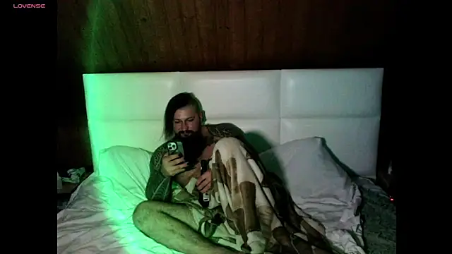 RobertNight  online show from September 27, 8:17 pm