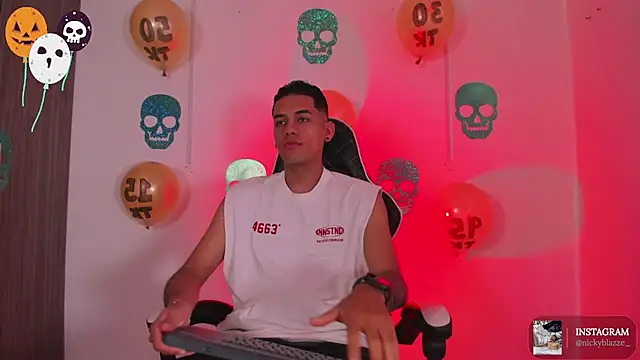 Nickyblazze  online show from October 31, 2:31 pm