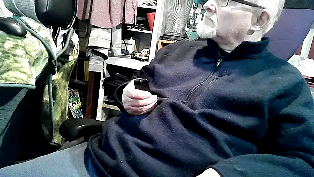 georgew62 online show from December 14, 1:45 am