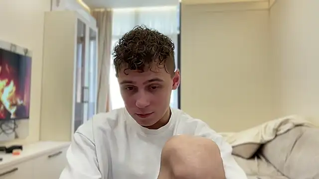 Tyler Garner online show from November 26, 6:27 am