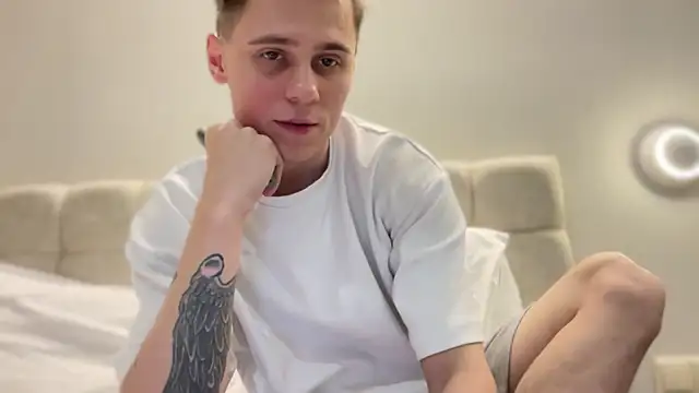 Snapshot of Tyler_Garner chatting on September 20, 6:52 pm Tyler Garner online show from September 20, 6:52 pm