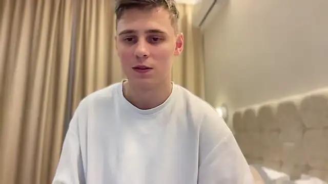 Snapshot of Tyler_Garner chatting on September 14, 5:26 pm Tyler Garner online show from September 14, 5:26 pm