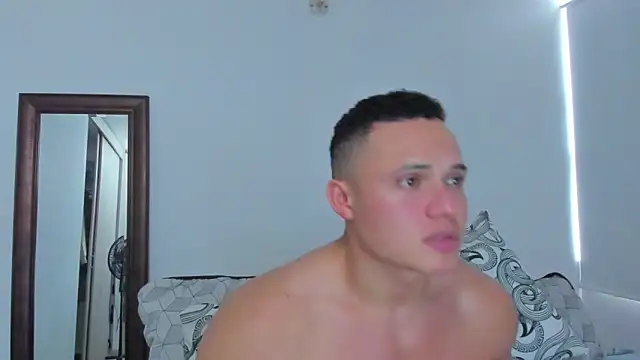 KingLevi01 online show from June 6, 10:05 pm