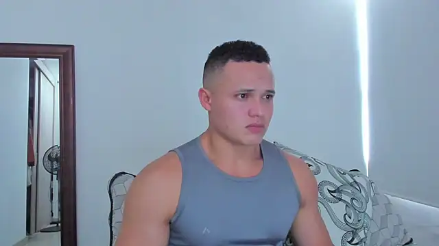 KingLevi01 online show from May 14, 7:56 pm