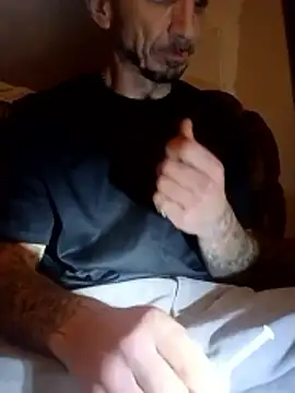 Mrluckstick online show from May 14, 8:23 am