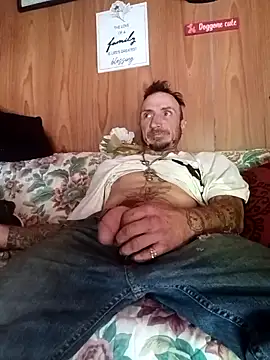 Mrluckstick online show from May 7, 10:10 pm